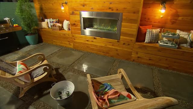 S13:E08 - Rustic Speakeasy Lounge