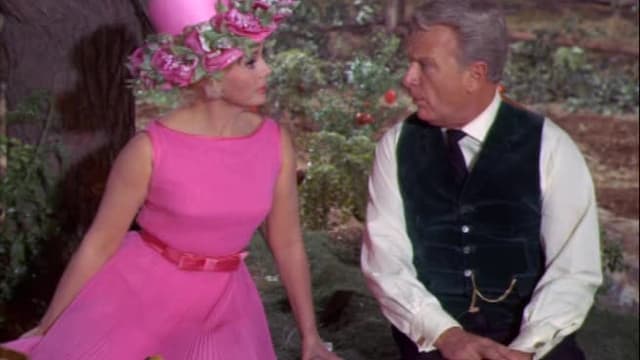 S02:E25 - The Saucer Season