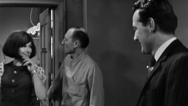 S03:E23 - The Charmers