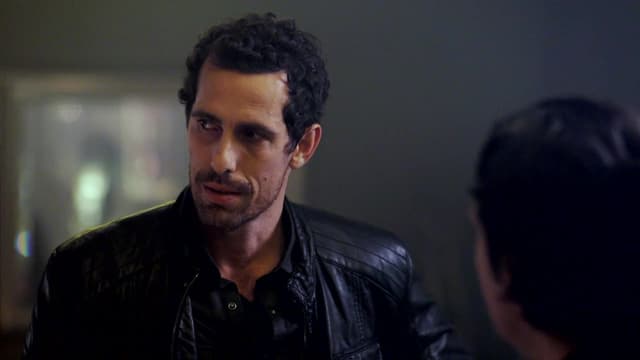 S01:E01 - Tourist Terror