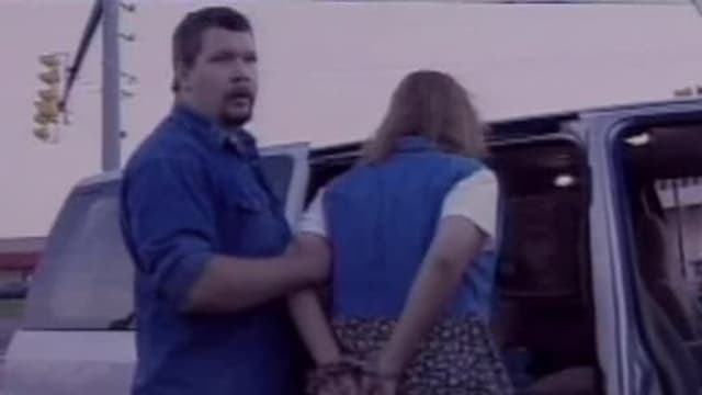 S03:E15 - Resisting Arrest