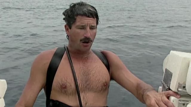 S02:E23 - 60 Seconds of Pure Adrenaline: Giant Grouper in Venice, Florida