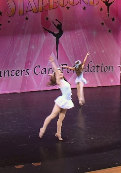 S04:E03 - Dance Moms Cares Special poster