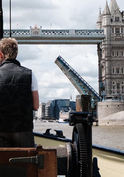 S01:E01 - London poster