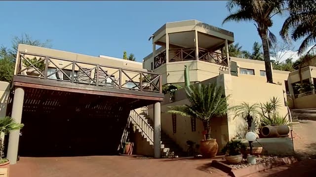 S01:E09 - Jade and Melissa