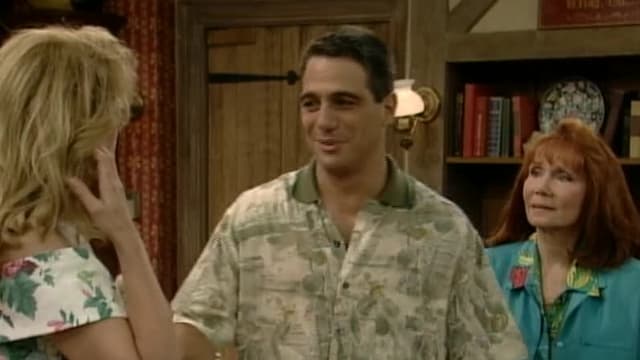 S08:E01 - Seer of Love