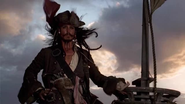 S01:E08 - DCOM / Tomorrowland / Star Wars Underworld