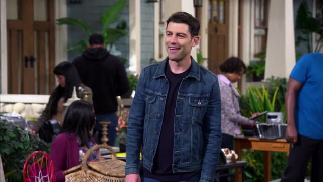 S01:E13 - Welcome to the Yard Sale