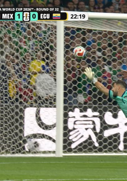Julián Quiñones Puts Mexico Ahead With Counterattack Goal vs. Ecuador poster