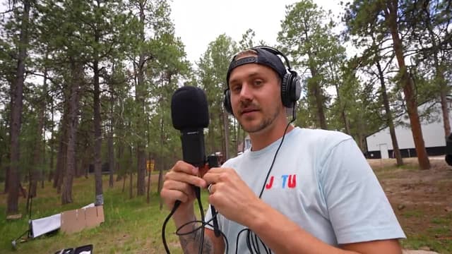 S01:E06 - Overnight Survival Challenge: Best Buy Items Only