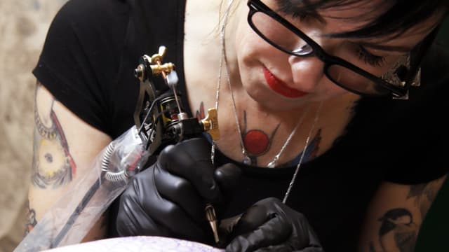 S02:E02 - The Traditional Tattoo Goth: Mary Joy