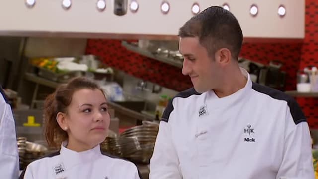 S14:E13 - 6 Chefs Compete