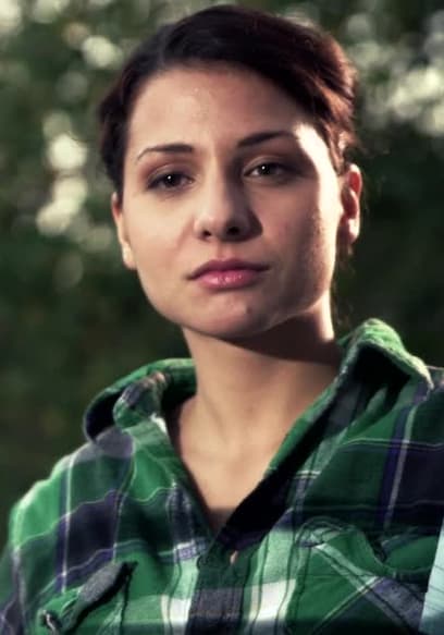 S02:E01 - Caught in Her Crosshairs poster