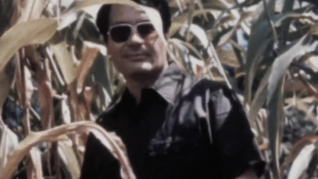 S01:E10 - Jonestown Massacre: Jim Jones Documentary