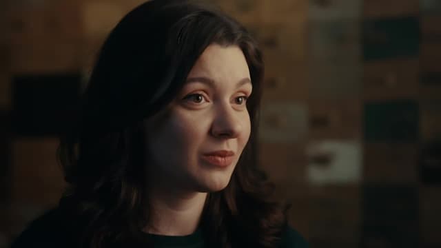 S01:E06 - The Paper Bag