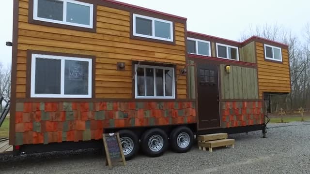 S08:E13 - Tiny Coffee House