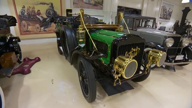 S18:E04 - Jay Leno's Steam Cars Collector Car Insurance That Cares (American Collectors)