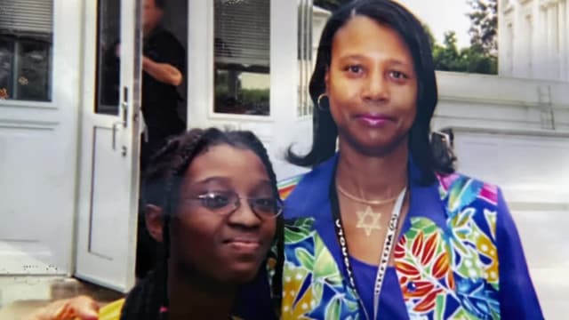 S07:E03 - Deadly Estrangement