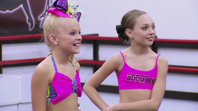 S05:E04 - JoJo With a Bow Bow