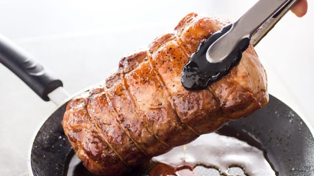 S04:E09 - Maple-Glazed Pork Roast