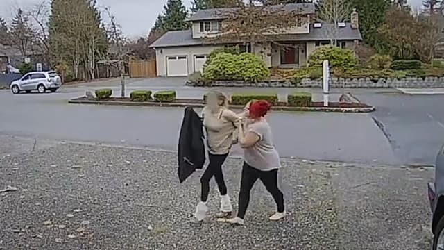 S01:E09 - There Goes the Neighborhood