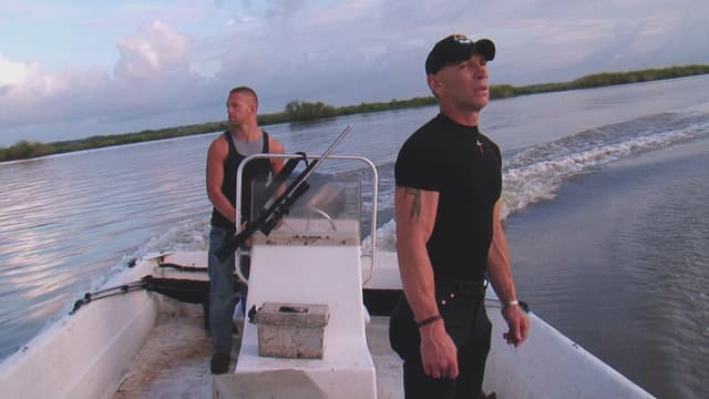 S04:E01 - Swamp Invaders