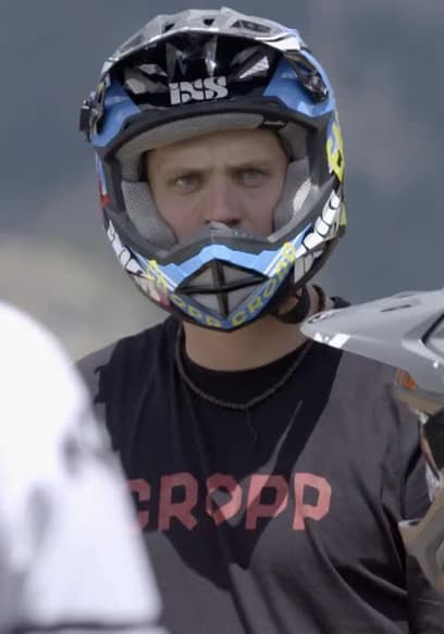 S01:E17 - Only Live Once | Slopestyle Pro poster