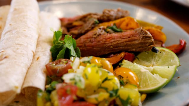 S01:E06 - Chipotle Steak Fajitas