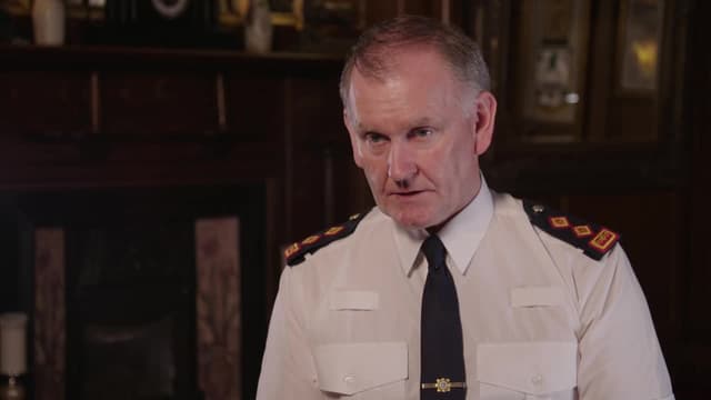 S01:E120 - The Body in the Canal