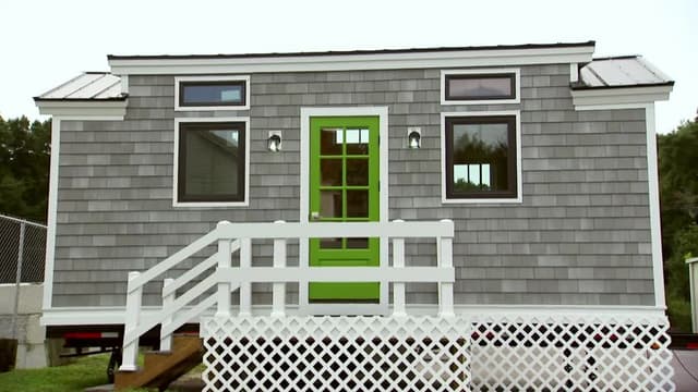 S02:E19 - Charleston Couple Goes Tiny
