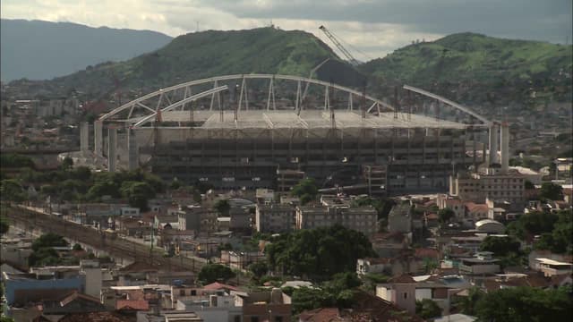 S03:E01 - Raising the Roof - Rio Stadium