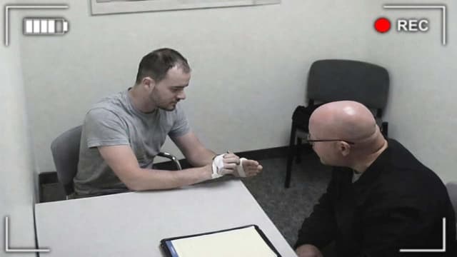 S01:E07 - Killer Acts Very Strange During Interrogation