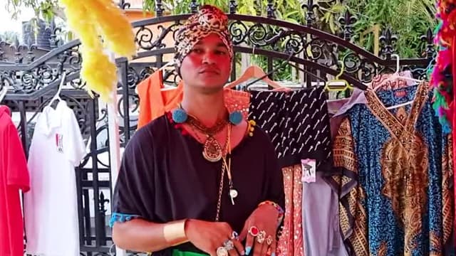 S01:E01 - Ghetto Mall