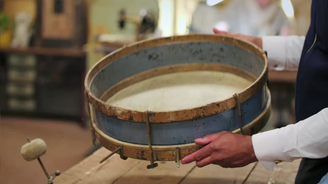 S05:E39 - Oil Lamp, Fret Saw, Drum Kit