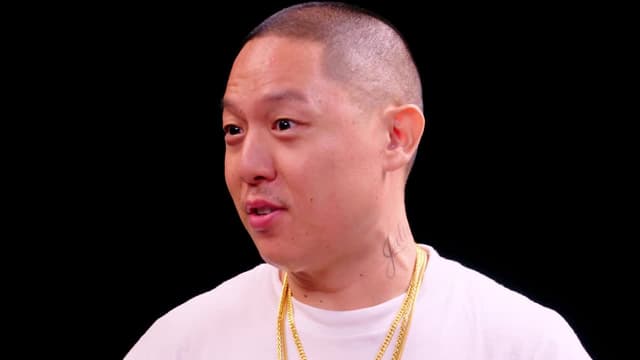 S06:E13 - Eddie Huang Seeks Revenge Against Spicy Wings