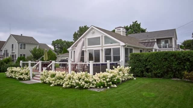 S08:E01 - Ocean State Forever Home