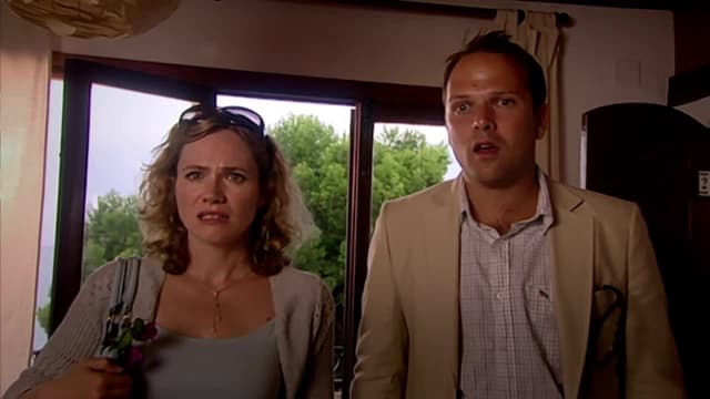 S02:E01 - In the Deep End