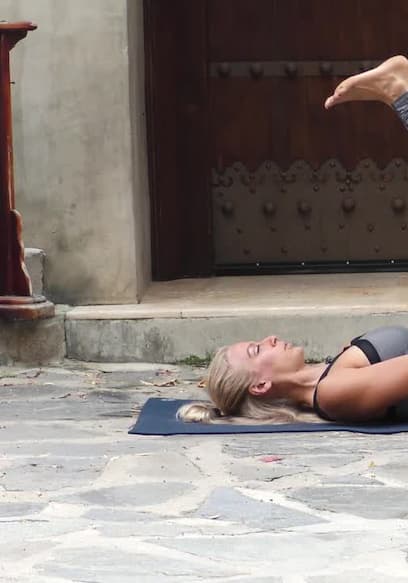 S01:E14 - 20 Min Resorative Yoga poster
