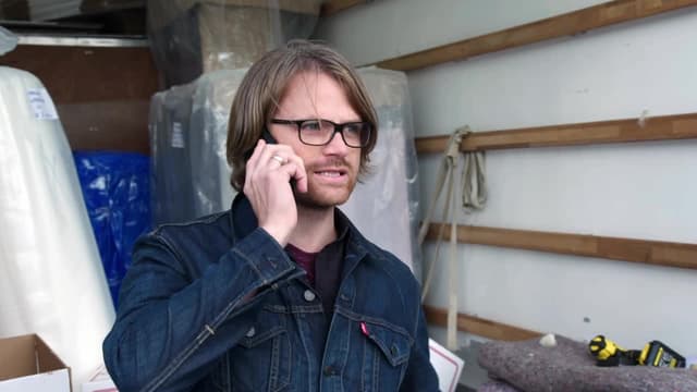 S12:E01 - Manchester