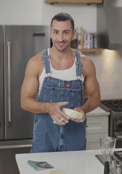 S01:E05 - Everything Bagel Galette & Upside Down Banana Bread poster