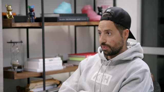 S01:E08 - How Ronnie Fieg Grew Kith From Store to Brand to Empire