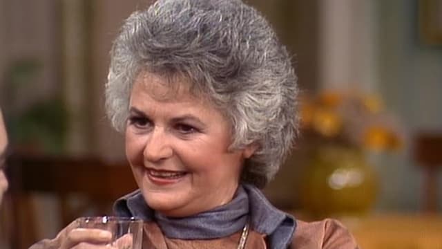 S05:E513 - Maude's New Friends