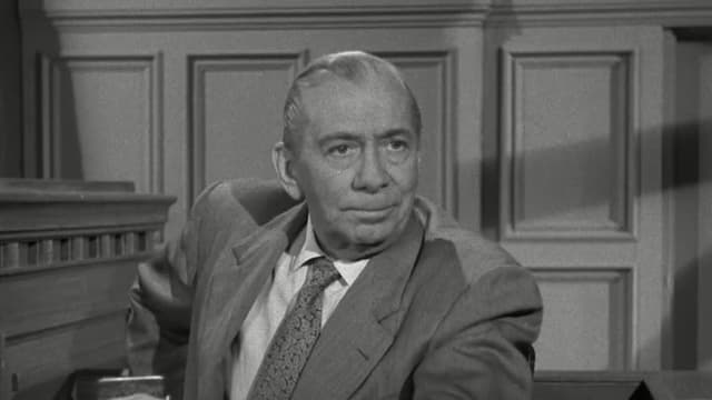 S01:E31 - The Case of the Fiery Fingers