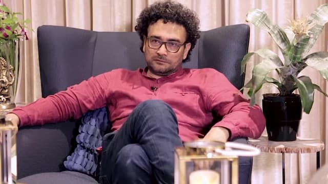 S01:E02 - Goels Residence