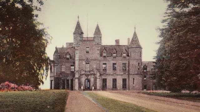 S07:E11 - Ghosts of the Cursed Castle