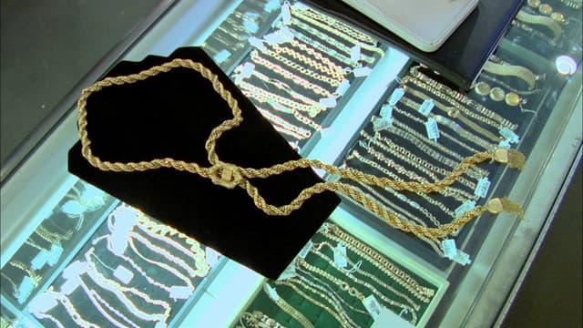 S04:E29 - The King's Bling