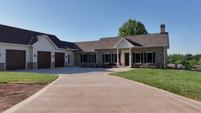 S06:E04 - A Tee-Riffic Makeover