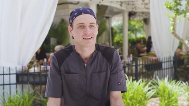 S01:E02 - Lunch Chef Swap | Greg vs. Eugen