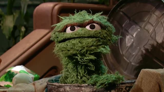 S36:E21 - Super Chicken on Sesame Street