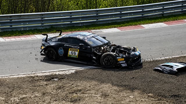 S01:E02 - 100 Minutes of Nürburgring Fails & Chaos